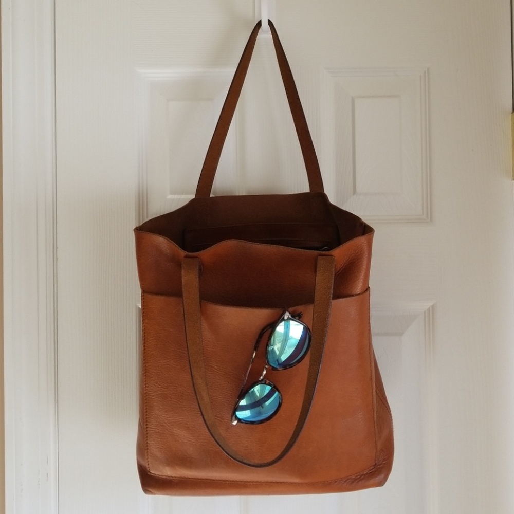 Madewell medium leather transport tote bag
